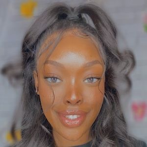 Meet your Posher, Jyesia